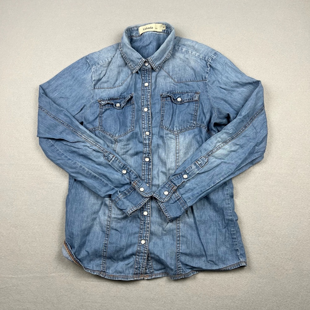 Yahada USA Womens Medium Blue Denim Pearl Snap Shirt Lightweight Chic Americana